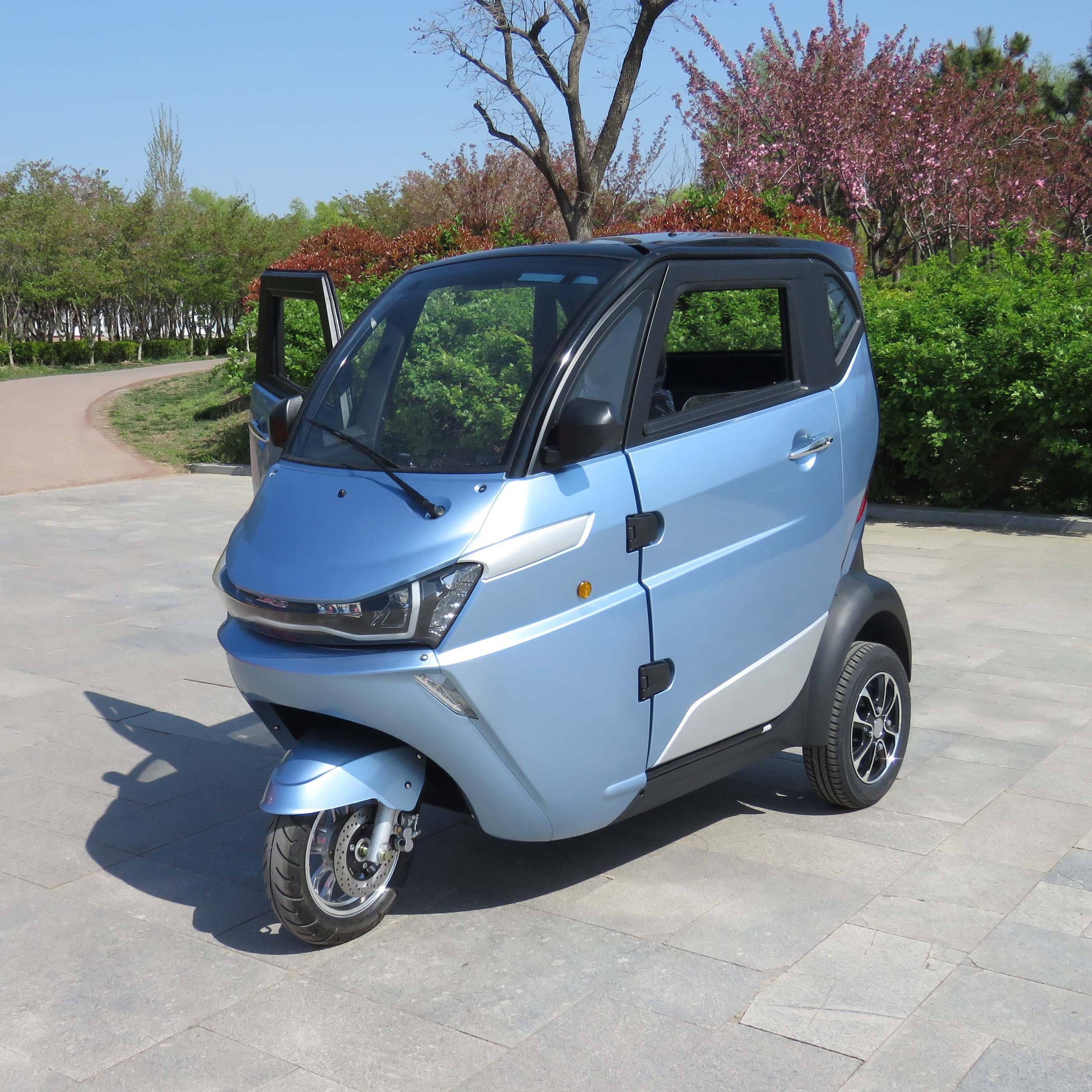 EEC approved auto rickshaw enclosed mobility scooter with three wheeler tuk tuk for sale electric trike