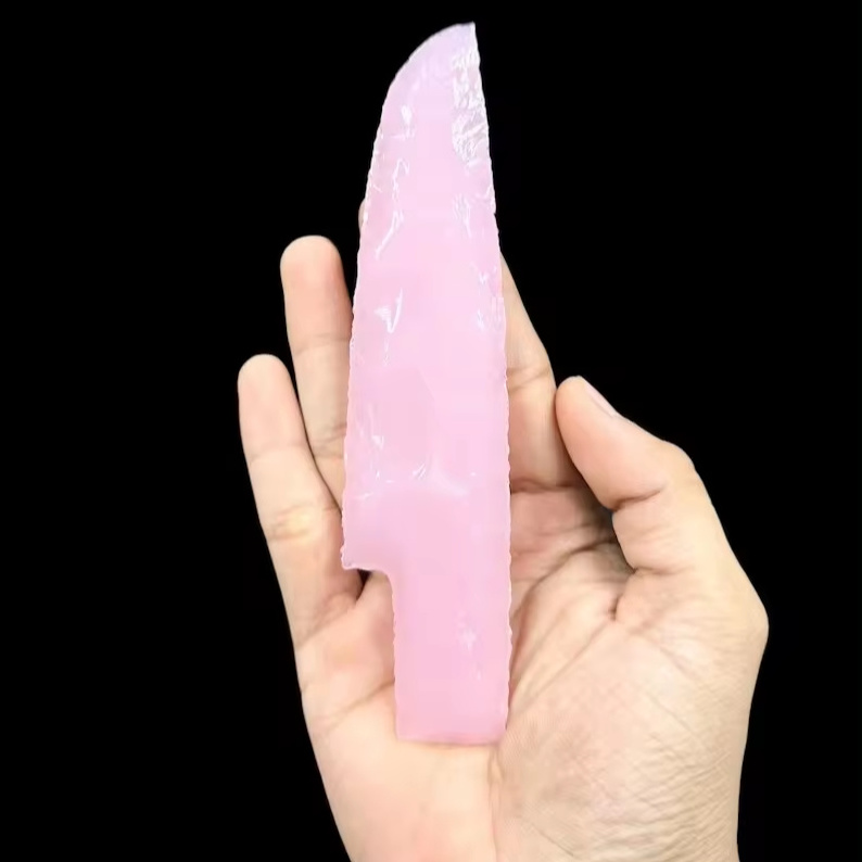 Handcrafts Rose Quartz Glass Knife Kanpping Notched Fantasy Blade Hand Carved Crystal Knife Daggers Wicca Gift Remove Negativity