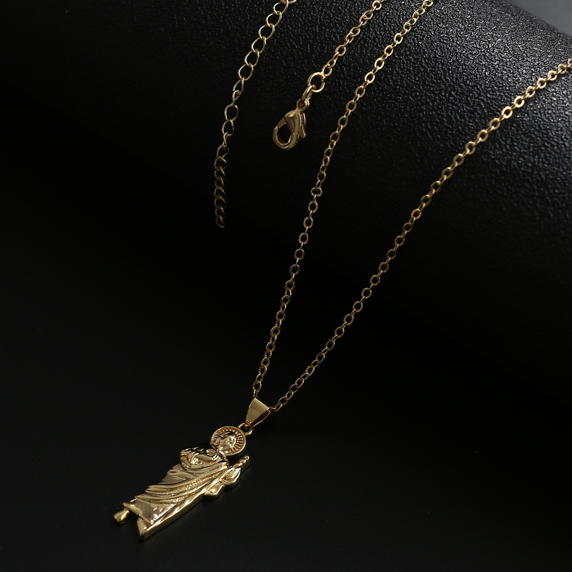 Religion Catholicism 18K Gold Jewelry Statue Pendant Necklace Jesus Pendant For Women Men