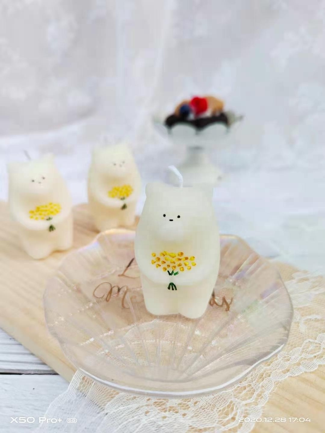 Wholesale white bear teddy cake waffle scented candle desk room decoration handmade gift soy wax scented candles