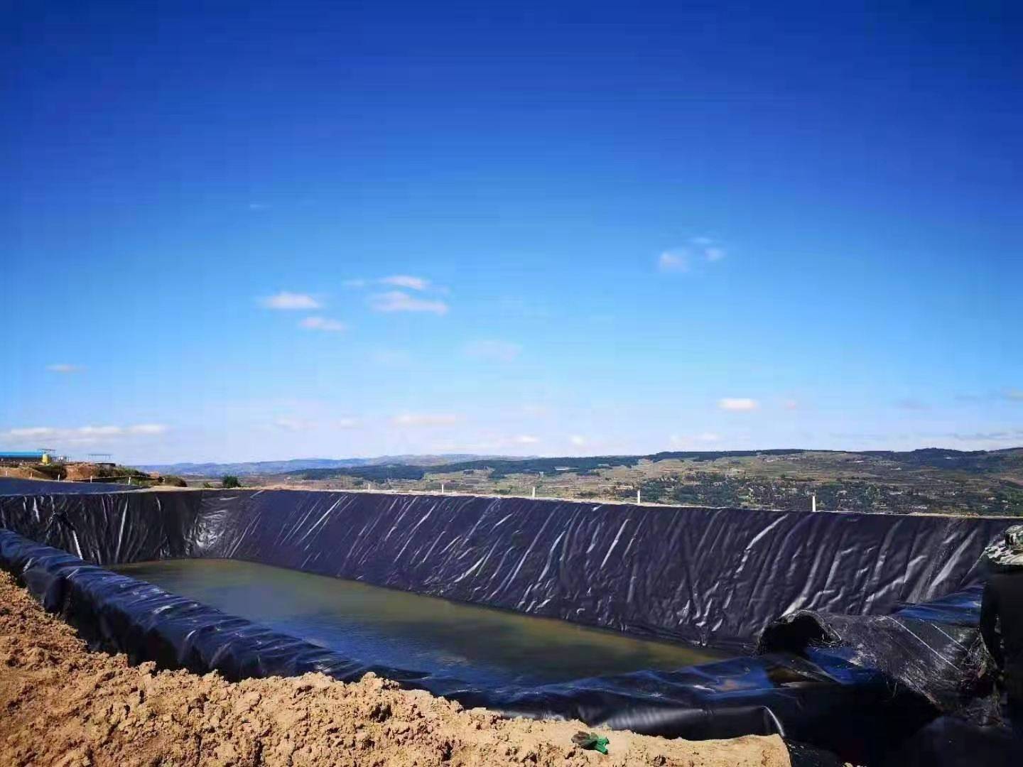 Artificial Lake Liner Blue Color HDPE Geomembrane Pond Liner 1.0mm 1.5 Mm Artificial Lake Tank Dam Landfill Lining Liner