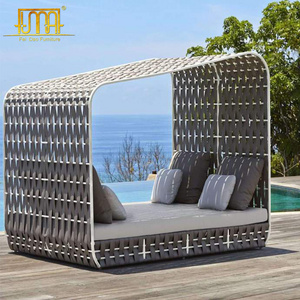 Outdoor Sun Lounger Wicker Rattan Daybed Patio Furniture Beach Rattan Sun DayBed With Canopy