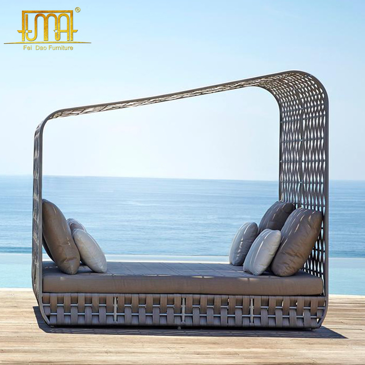 Outdoor Sun Lounger Wicker Rattan Daybed Patio Furniture Beach Rattan Sun DayBed With Canopy