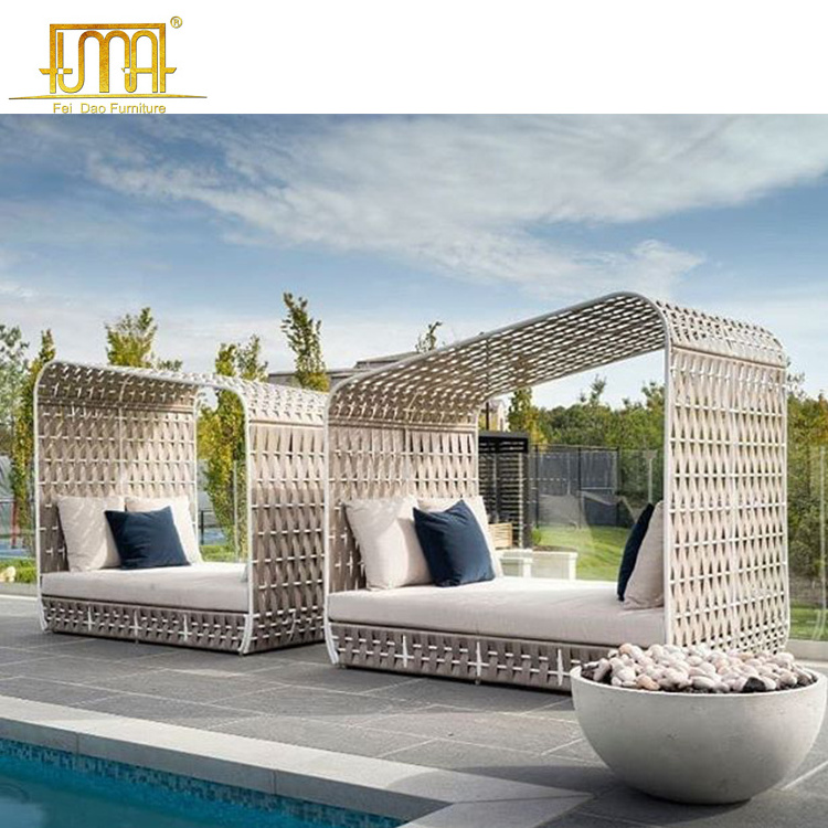 Outdoor Sun Lounger Wicker Rattan Daybed Patio Furniture Beach Rattan Sun DayBed With Canopy