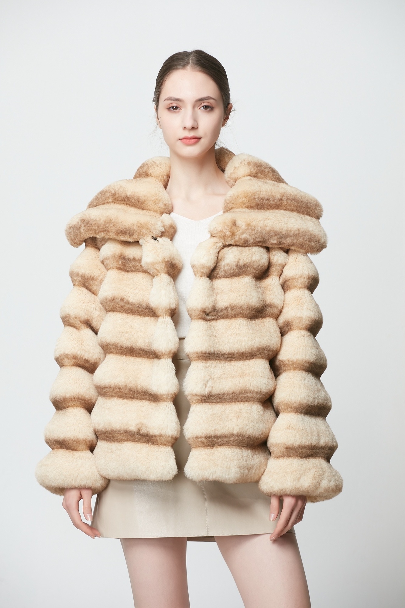 Hot Sell Style Customized Products Striped Short Faux Rabbit Fur Coat Full Sleeve Chinchilla Fur Coat