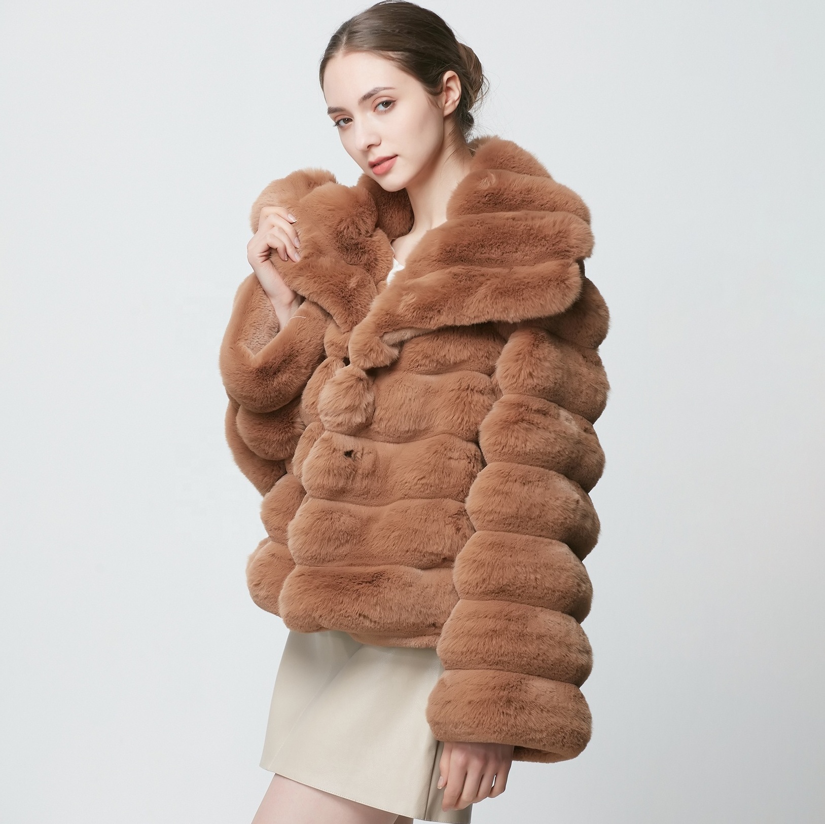 Hot Sell Style Customized Products Striped Short Faux Rabbit Fur Coat Full Sleeve Chinchilla Fur Coat