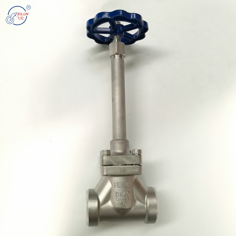 Cryogenic gas control valve extended stem globe valve with wheel handle