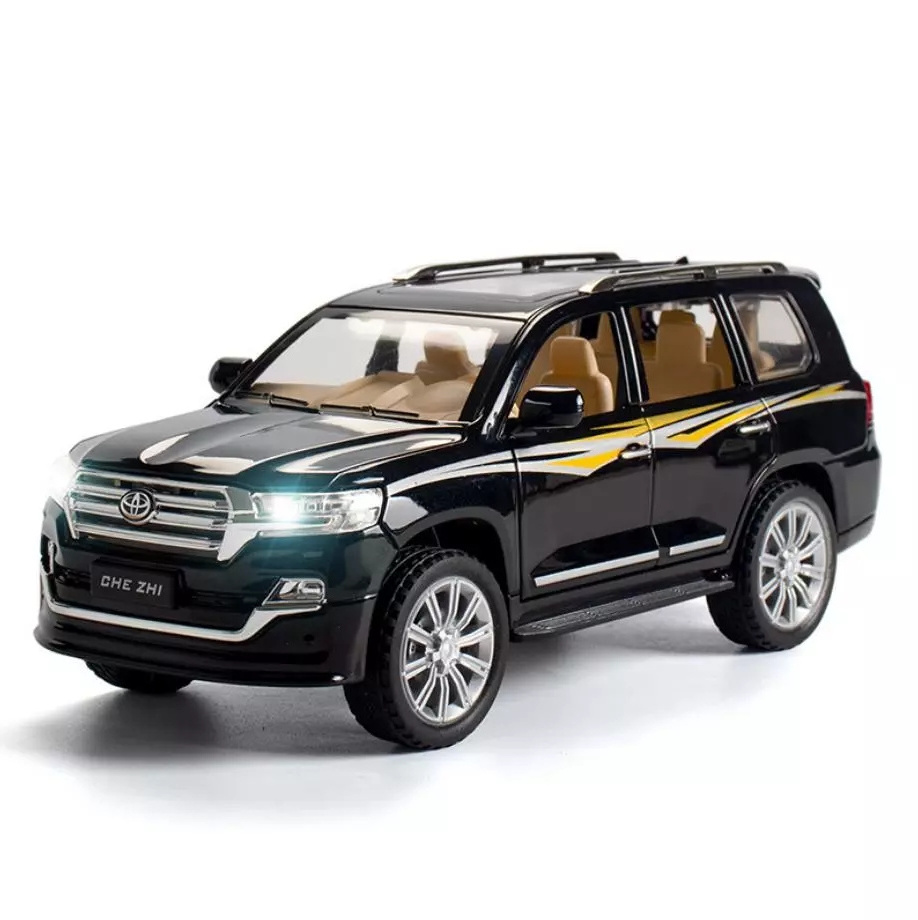 1:24 Toyota Land cruiser off road die cast car model toy for kids 21cm pull back simulation alloy car With Sound/Light