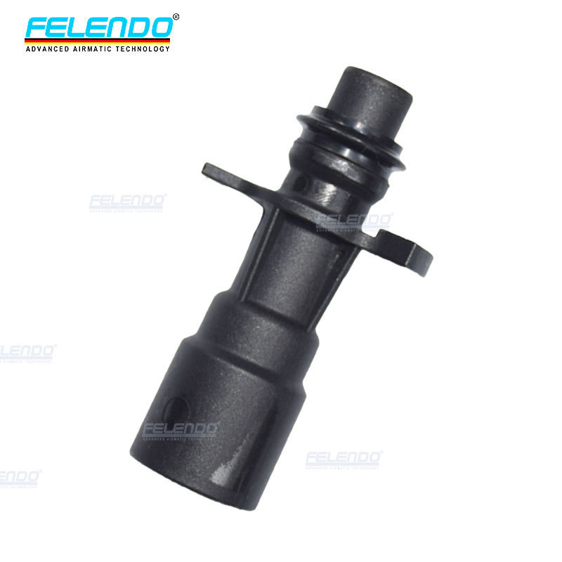 FELENDO Water Pump-Oil Cooler Pipe for LandRover Discovery 4 Range Rover Vogue LR028136 LR011997 Tube Oil  Cooler Hose