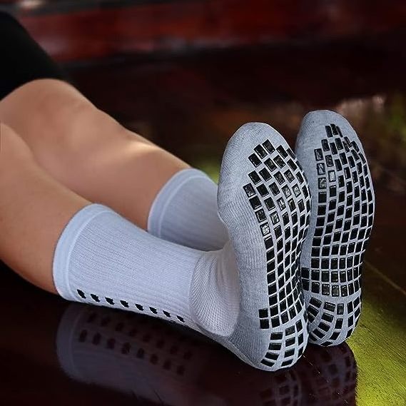 Wholesale Custom Performance Sports Non-Slip Athletic Soccer Grip Socks Anti Slip Football Socks