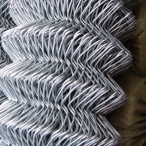 High quality commercial 9 gauge galvanized chain link mesh metal cyclone wire fence