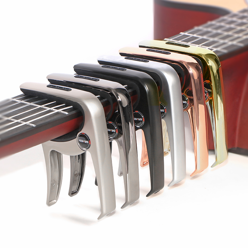 BDJ-59 Wholesale High Quality 3 in 1 Zinc Alloy Capo Guitar Capo for Acoustic and Electric Guitars with  3 Picks