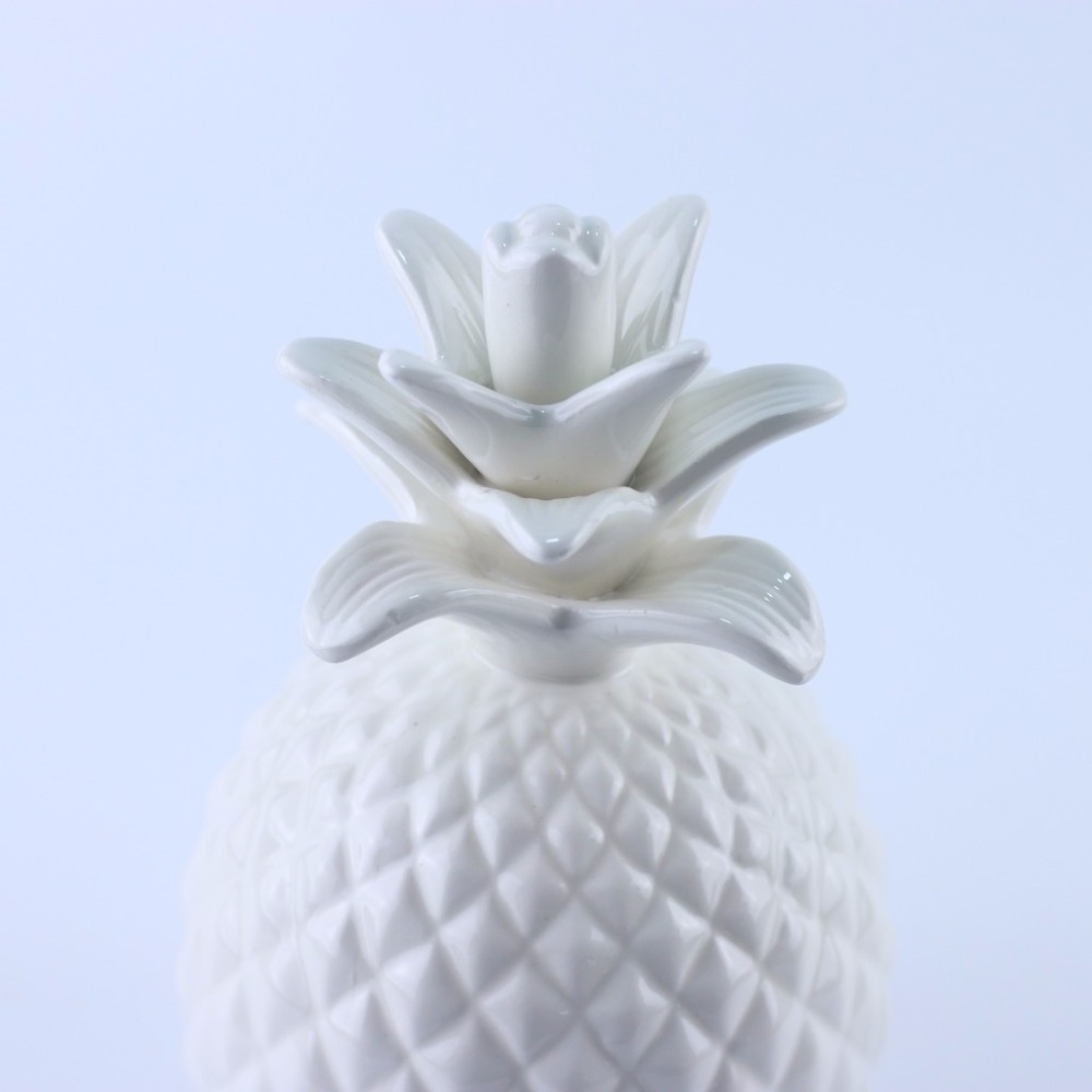 Custom Christmas gifts white home decoration ceramic pineapple decorations for home