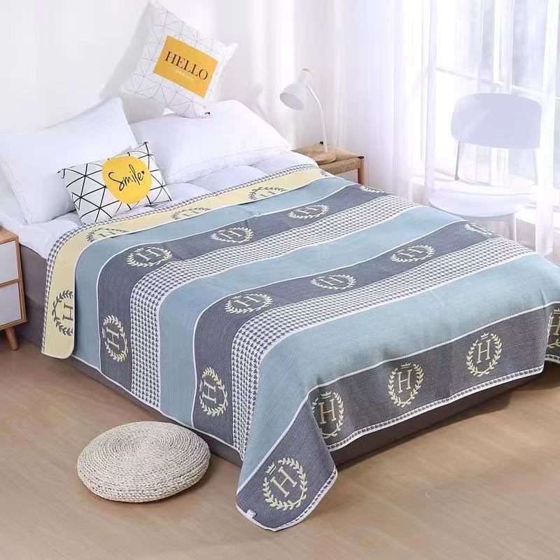 Factory Wholesale Soft Summer Cool Mat Jacquard Adult Muslin Swaddles Blanket Cotton Quilt King Size Cotton Gauze Adult Blanket