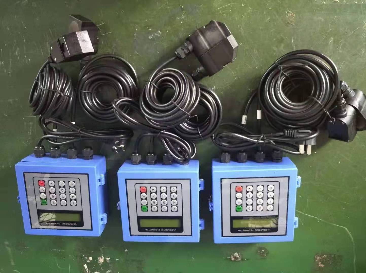 clamp on water flow meter