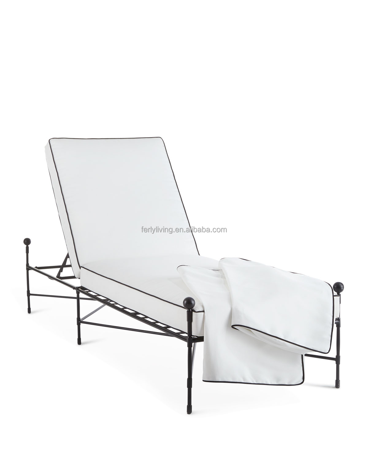 Design Outdoor Minimalist All Weather Pool Lounge Aluminum Sofa Recliner Sofa Simple Style Modern Outdoor Daybed