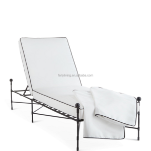 Design Outdoor Minimalist All Weather Pool Lounge Aluminum Sofa Recliner Sofa Simple Style Modern Outdoor Daybed