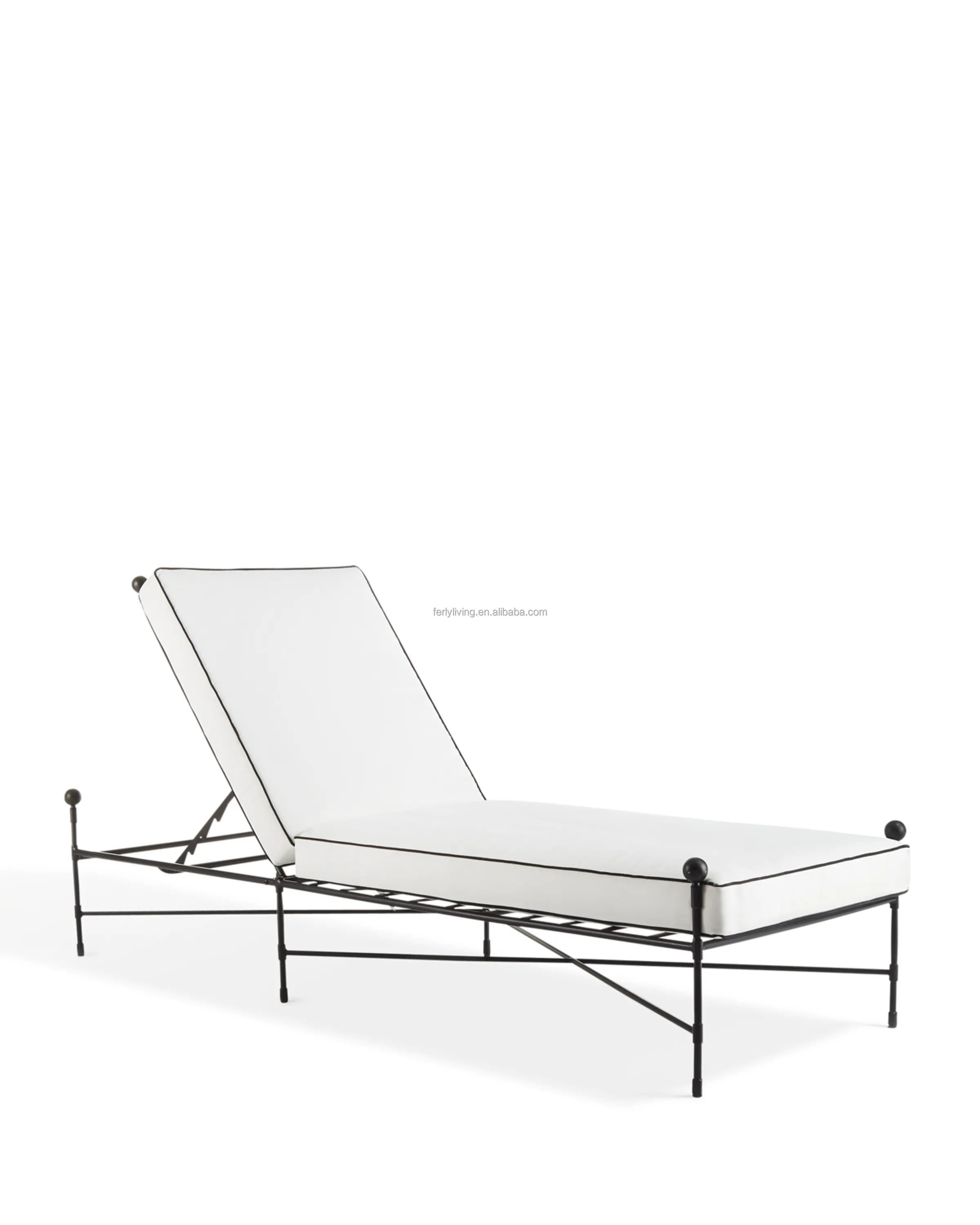 Design Outdoor Minimalist All Weather Pool Lounge Aluminum Sofa Recliner Sofa Simple Style Modern Outdoor Daybed