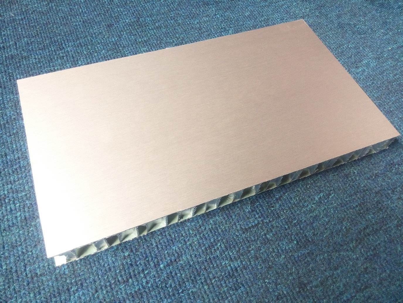 Custom 0.5mm 1 mm 1.5mm 2 0mm 2.3mm 2.5mm 3mm Aluminum Perforated metal decorative honeycomb fabric sheets wall cladding panels