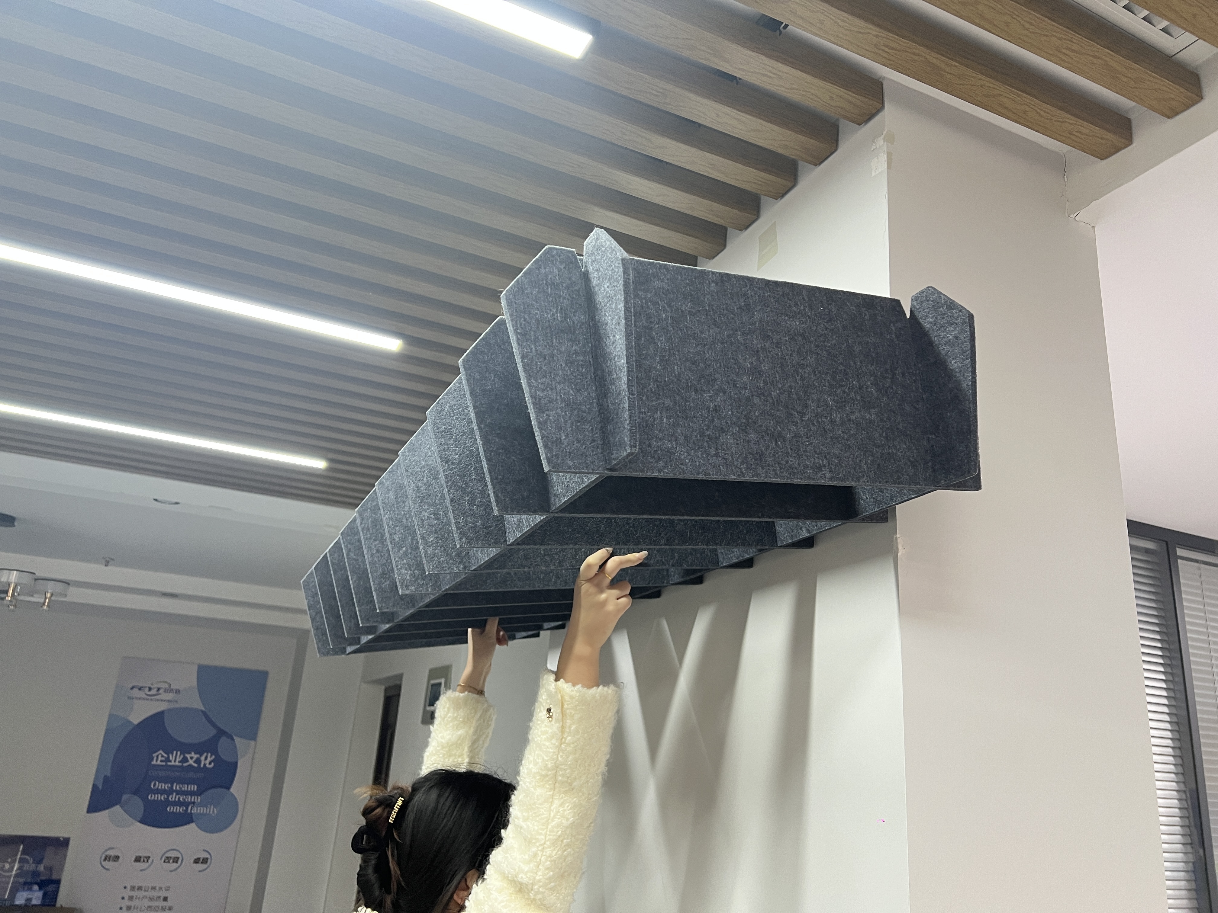 2023 Modern style baffle ceiling sound proofing acoustic panels soundproof