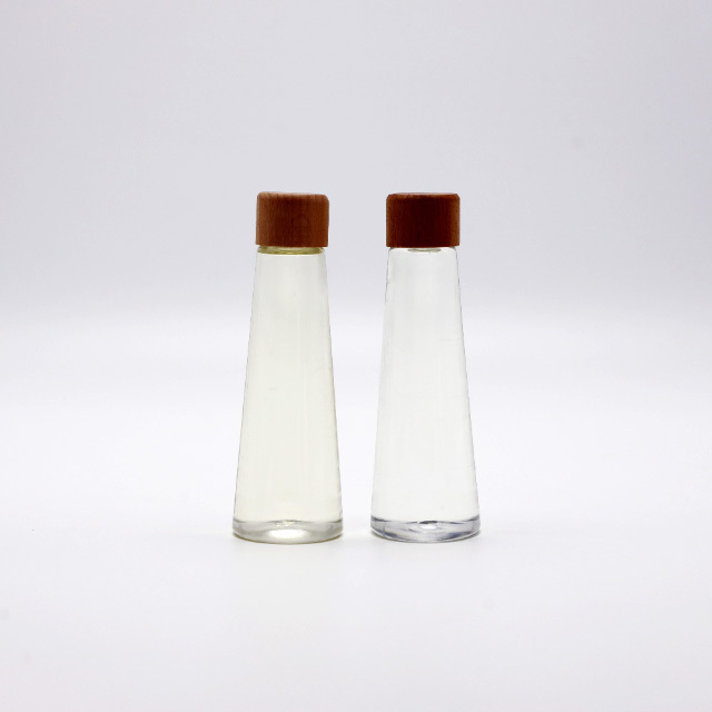 high quality white champhorwood aroma oil made in Japan for deodorization,sterilization,forest fragrance (20ml)