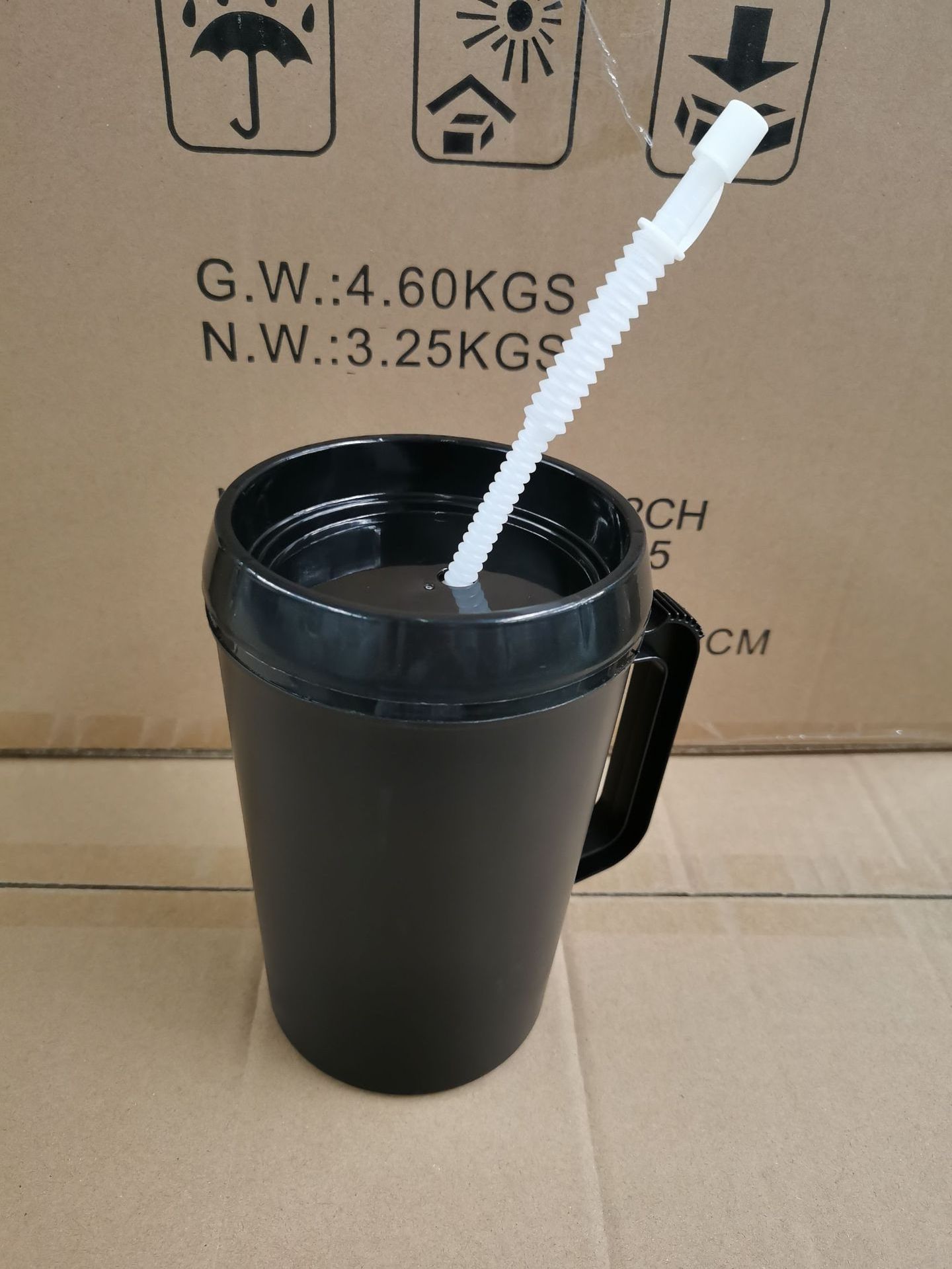 Luxury Sustainable Coffee Plastic And Lid Trucker Mug With Handle