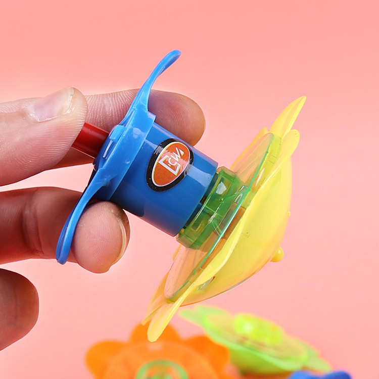 HLC578 Kid Electric Light Gyroscope Toy Flashing Spinning Tops Spinner Toys Plastic Catapult Launcher Flying Spinning Toys