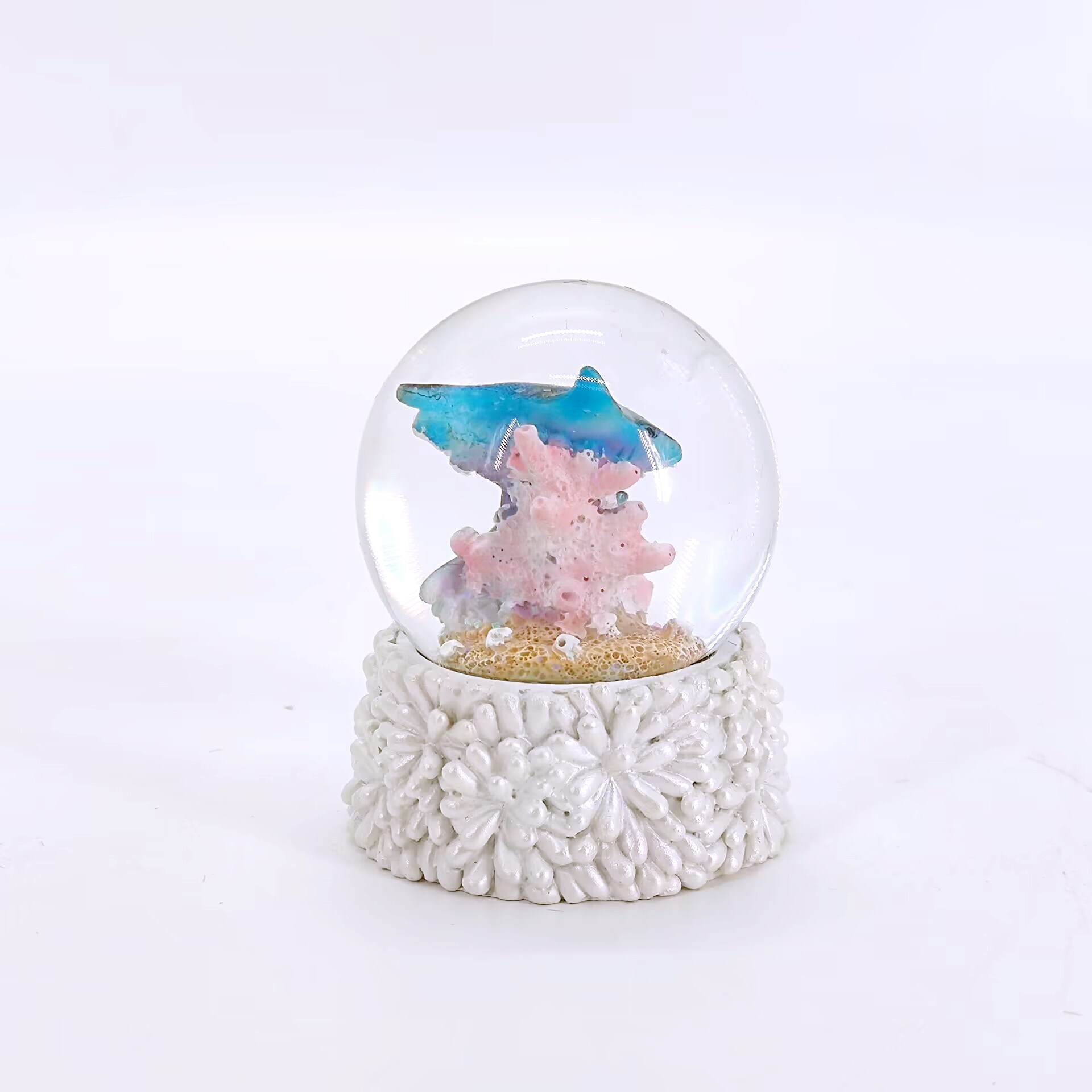 Custom Resin Craft Snow Globe Artificial Style Glass Empty Decoration for Home Ornaments