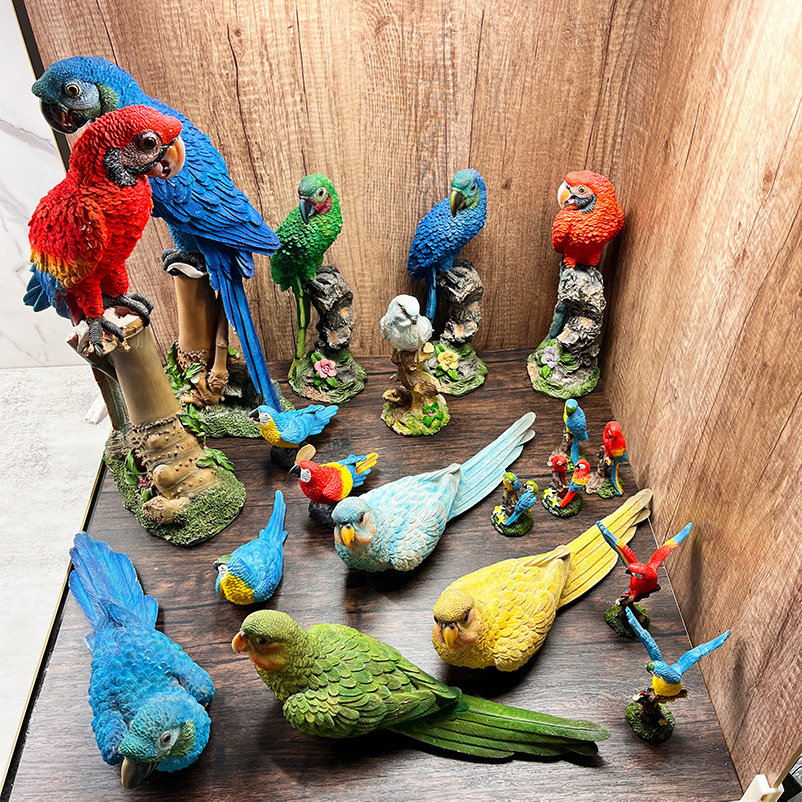 Small Red Parrot Statue 3D Resin Craft with Custom Logo Base Artificial Animal Sculpture for Home Decor Anime Theme Figurine 60g