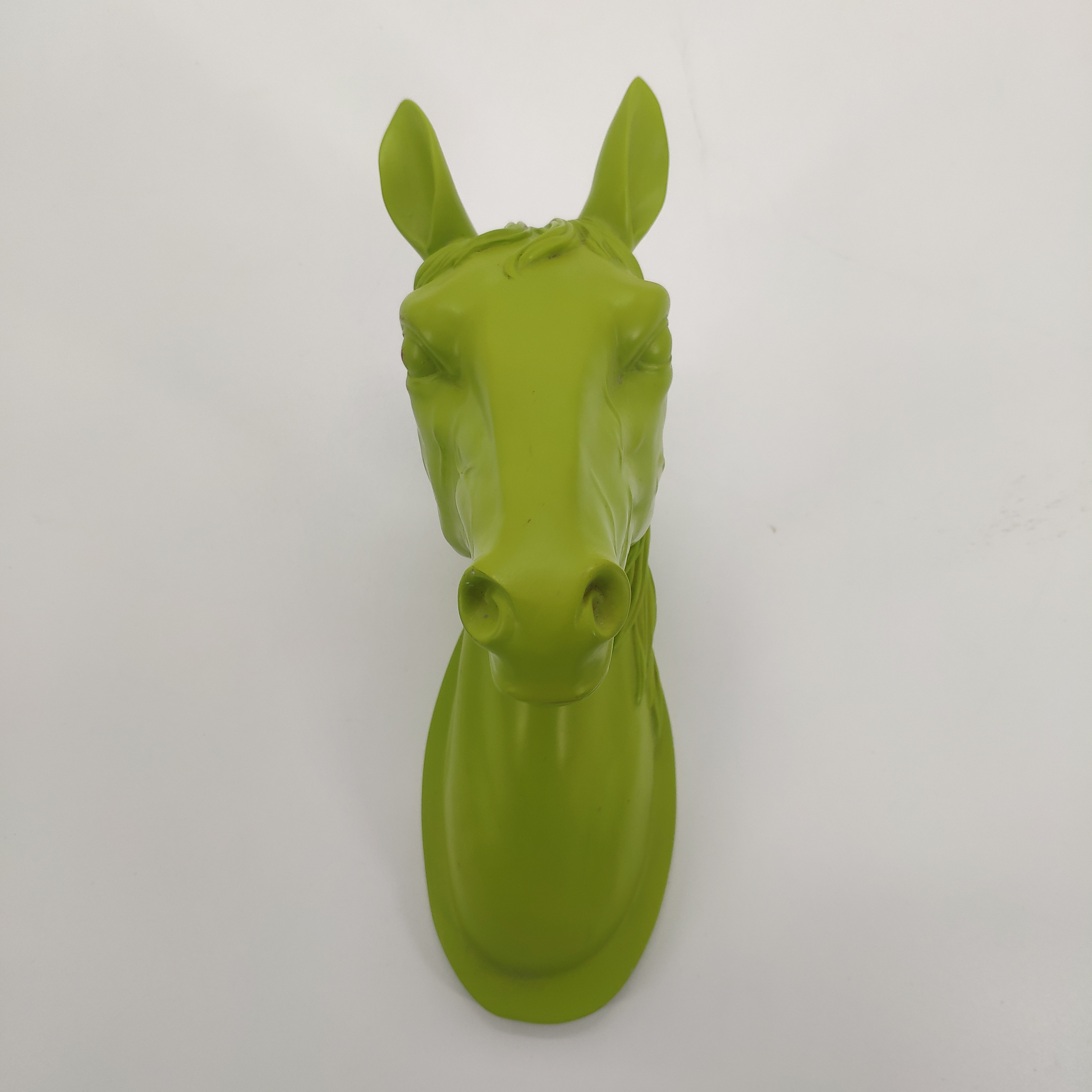 Modern Life-Size Resin Horse Head Wall Hanging Statue New Design Home Decor Artificial Sculpture