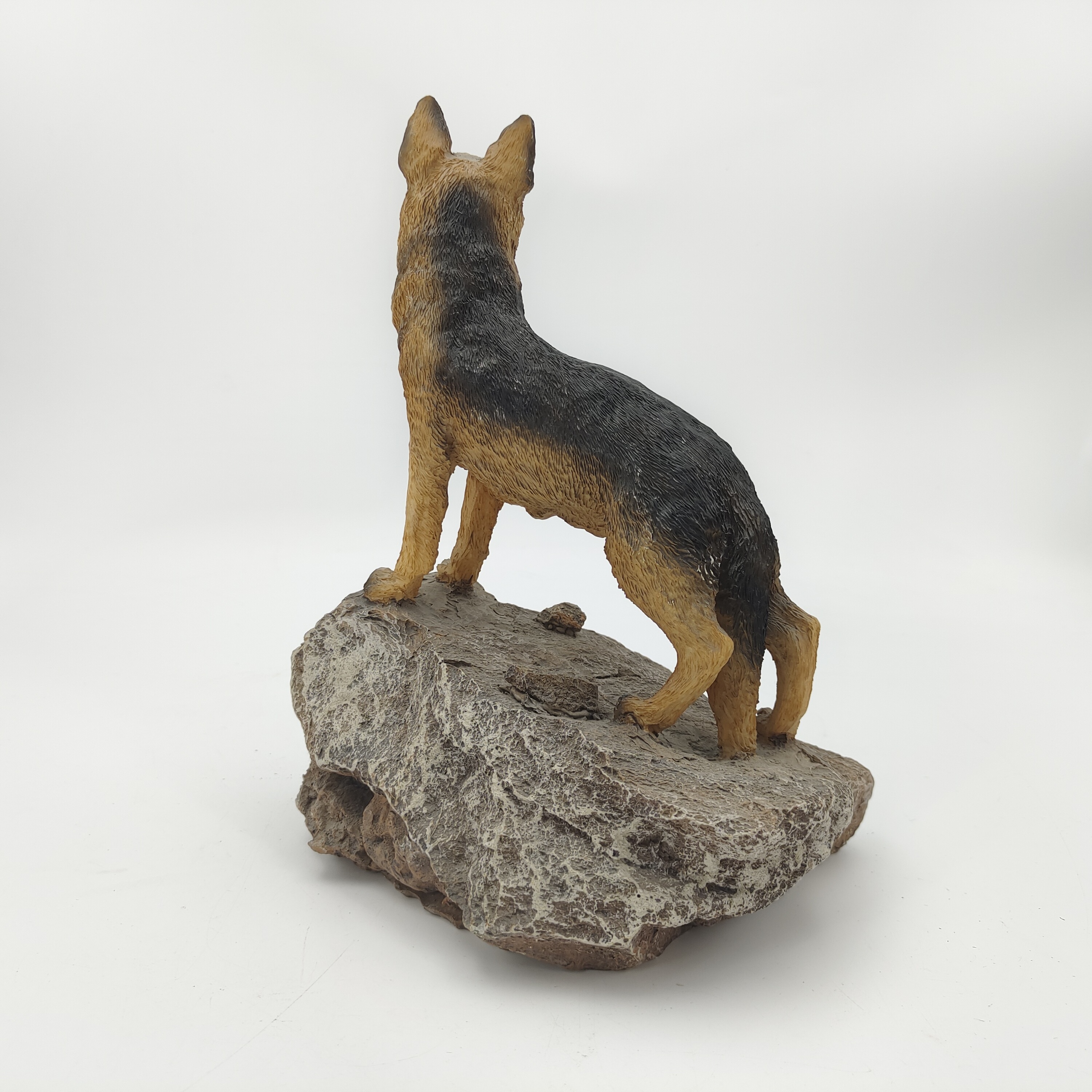 Customized Dog Sculpture Resin Craft Statue Decor Realistic Sculpture for Home Decoration Artificial Animal Xiamen Port Figurine