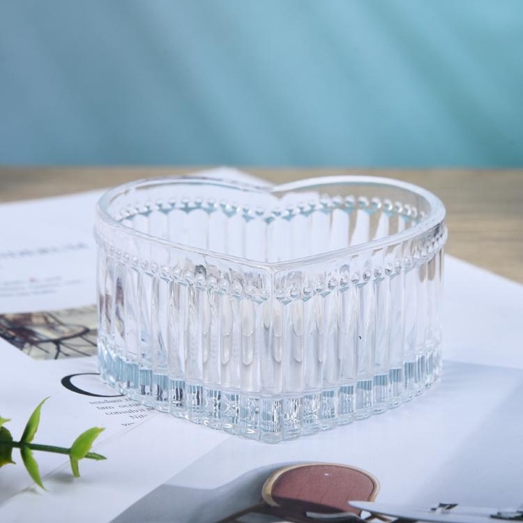 New Arrival 3 Wick Candle Glass Vessel Thick Heart Shape Empty Glass Candle Container Jar for Family Friends Gifts