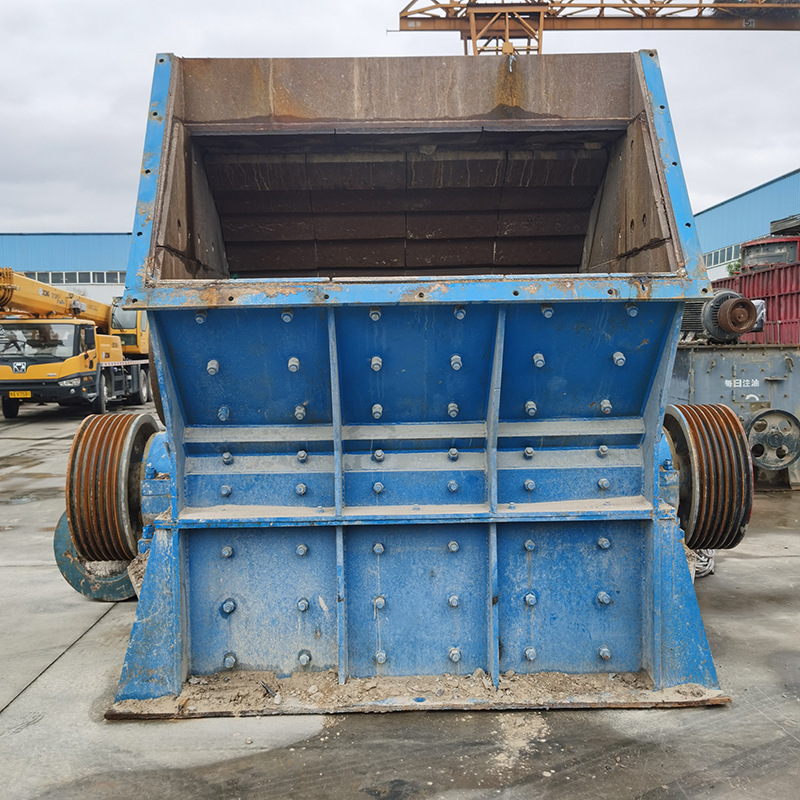 used rock Stone Crushers Mobile impact Crushing equipments With Vibrating Screen On Sale