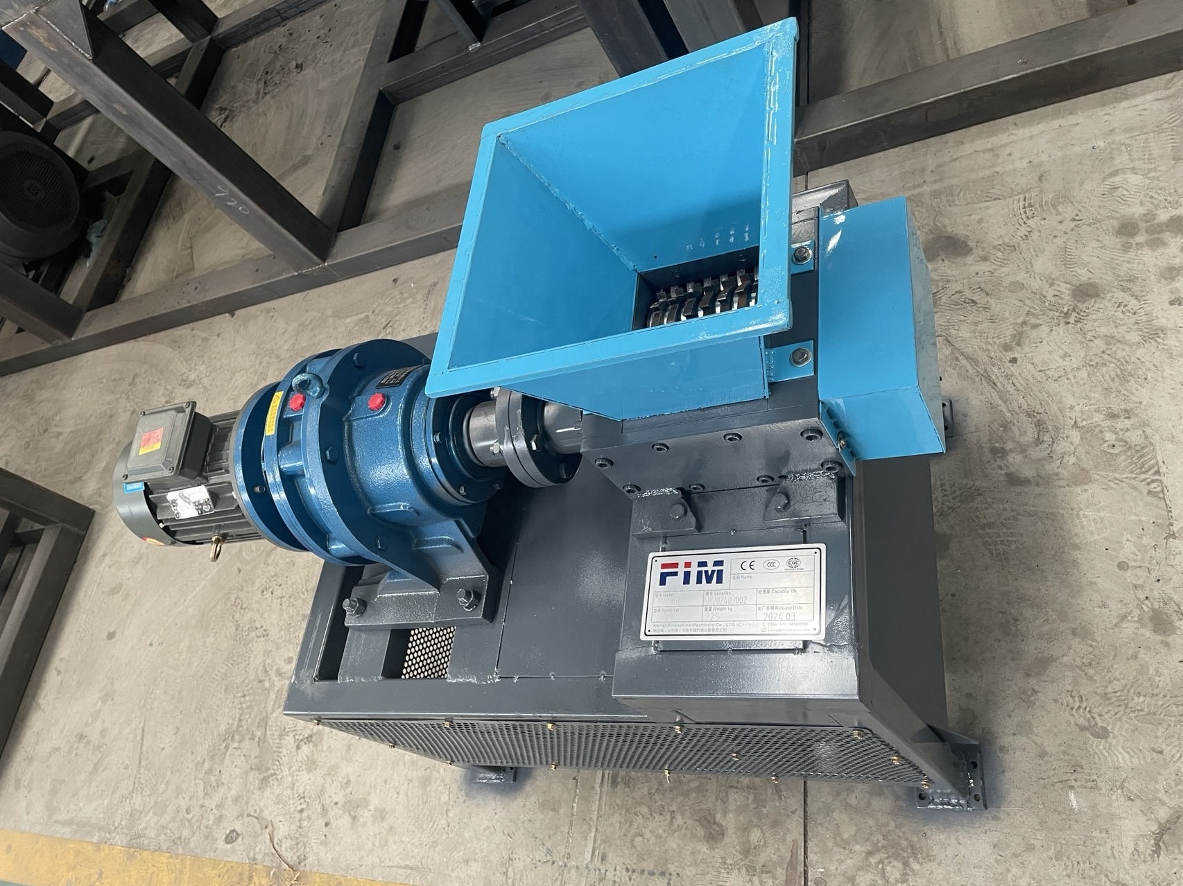 industrial automatic shredder blades and knives small mini two shaft shredder machine single shaft plastic shredder price