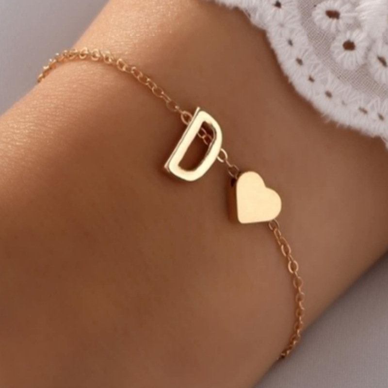 Vintage 26 Letter Heart shaped Pendant Bracelet Fashion Women's Gold Bracelet Wholesale