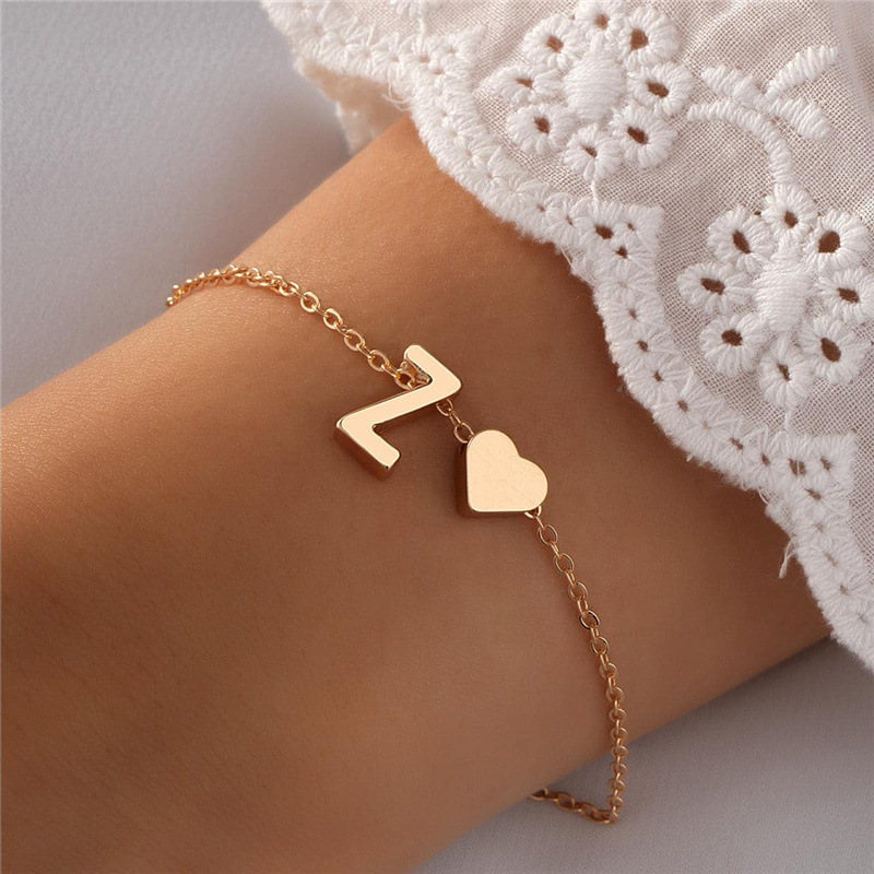 Vintage 26 Letter Heart shaped Pendant Bracelet Fashion Women's Gold Bracelet Wholesale