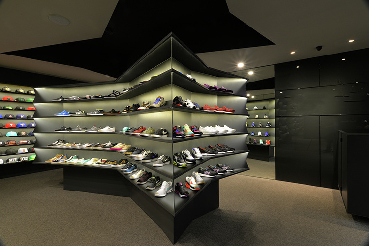 Custom Shoes Shop Design Wholesale Price MDF Metal Paint Sport Shoes Store Wall Display Rack