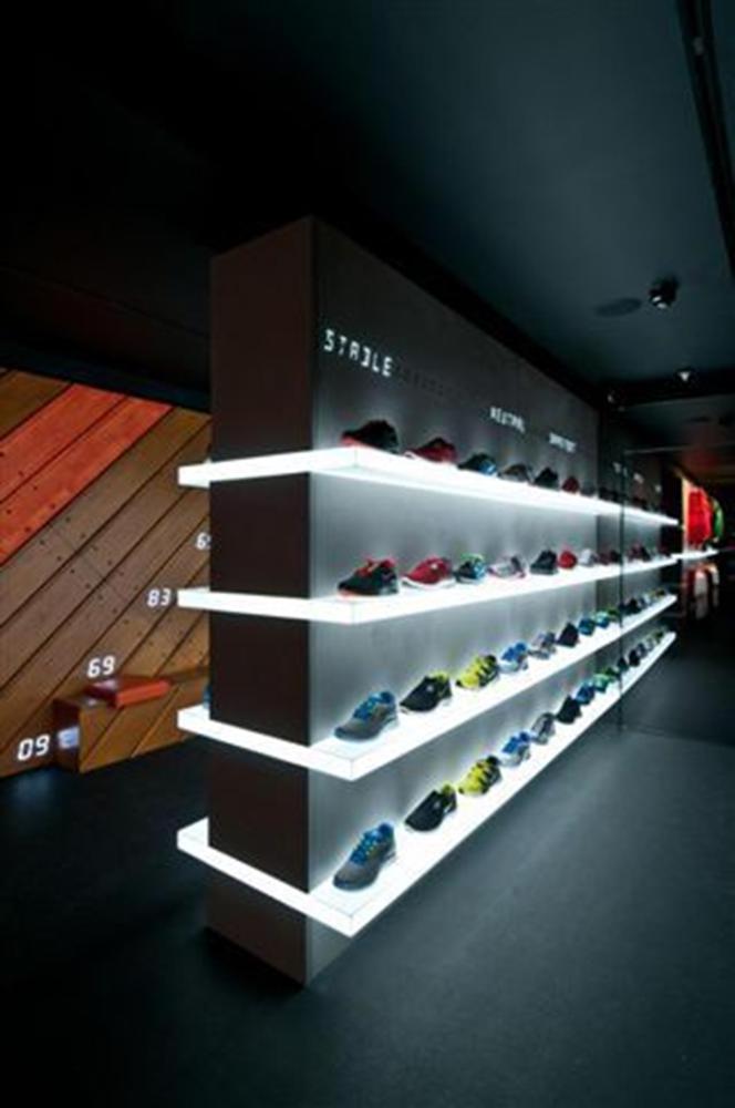 Custom Retail Floor Standing Wall MDF Led Lighting Shoe Rack Display Factory Wall MDF Led Lighting Shoe Rack