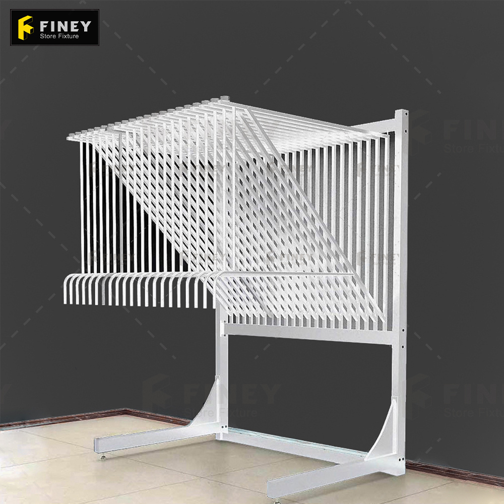 Custom Showroom Carpet Hanger Turning Display Carpet Display Rack Floor Standing Metal Rug Rack Carpet Display Stand