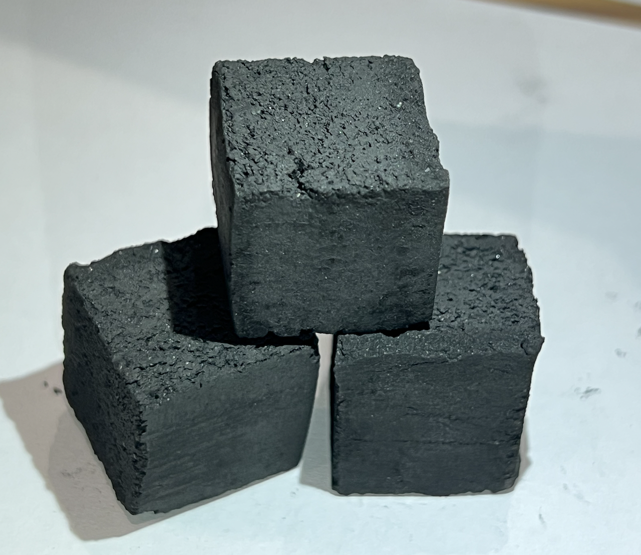 FireMax New Arrival Solid Shisha Charcoal Briquettes Coconut Shell Charcoal Cube Smokeless Coco Coal Briquettes