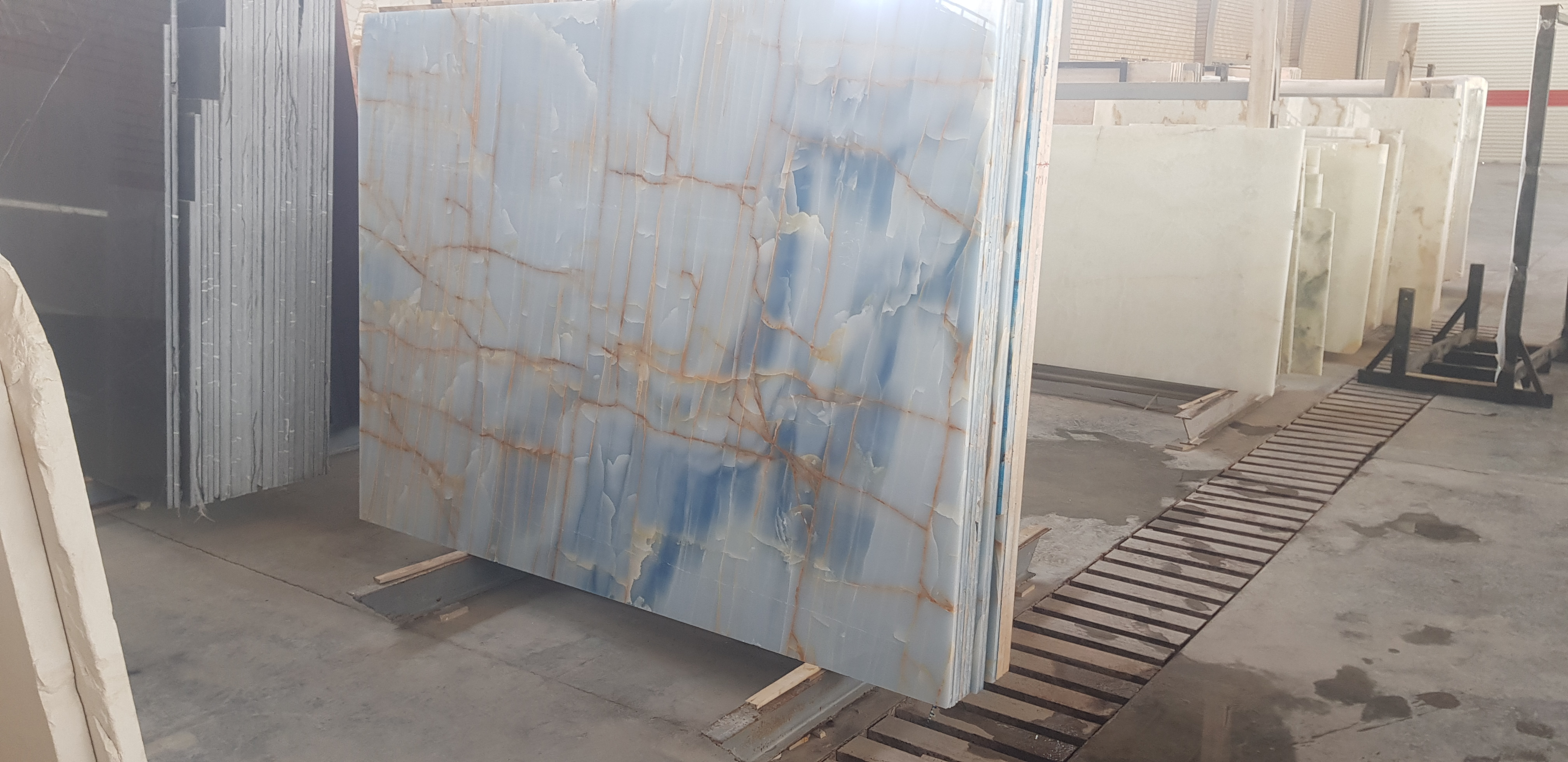 Blue Onyx Stones Natural Transparent Marble Stones Slabs Tiles for Hotel Villa Decoration Polished Onyx Marble Floor Wall Panels