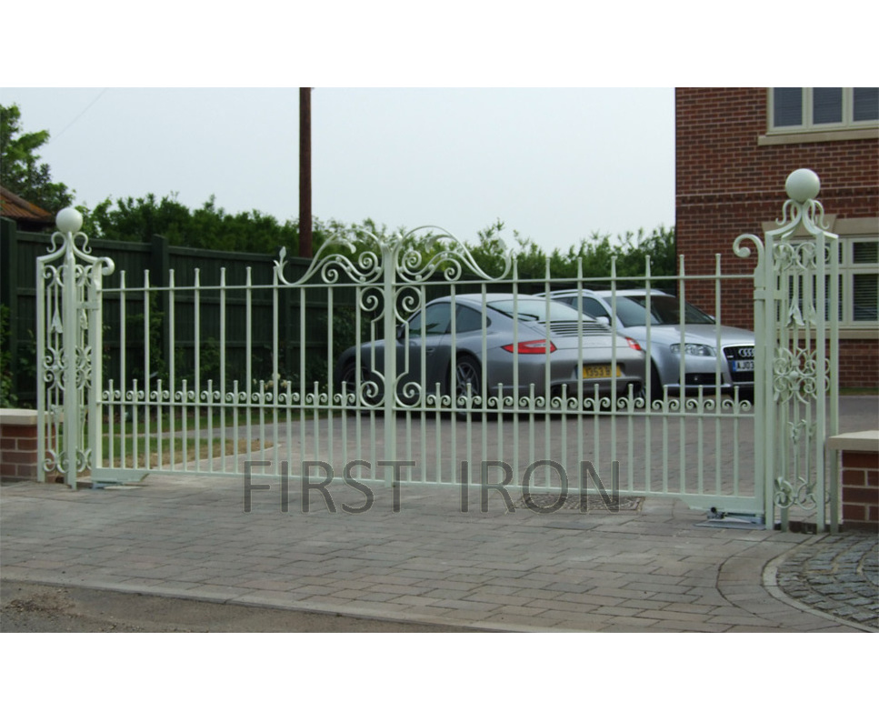 New arrival outdoor white galvanized hand forged iron drive way gate design