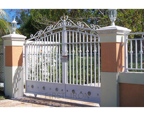 Latest wrought iron side gates decorative wrought iron main gate with wheel