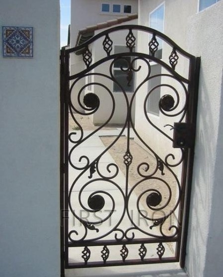 Manual single swing wrought iron front yard gate, small backyard iron gate