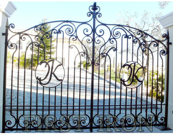 Unique Driveway Position Hinge Mounted to Pillar Wrought Iron Main Gate