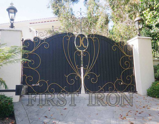 Unique Driveway Position Hinge Mounted to Pillar Wrought Iron Main Gate