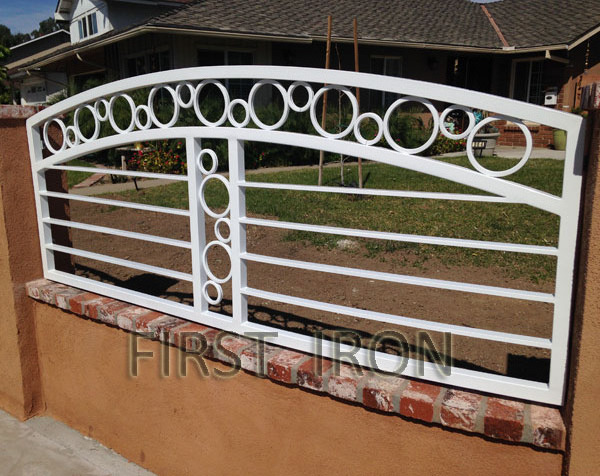 Easily Assembled galvanized and wrought iron outdoor steel fence barrier panel