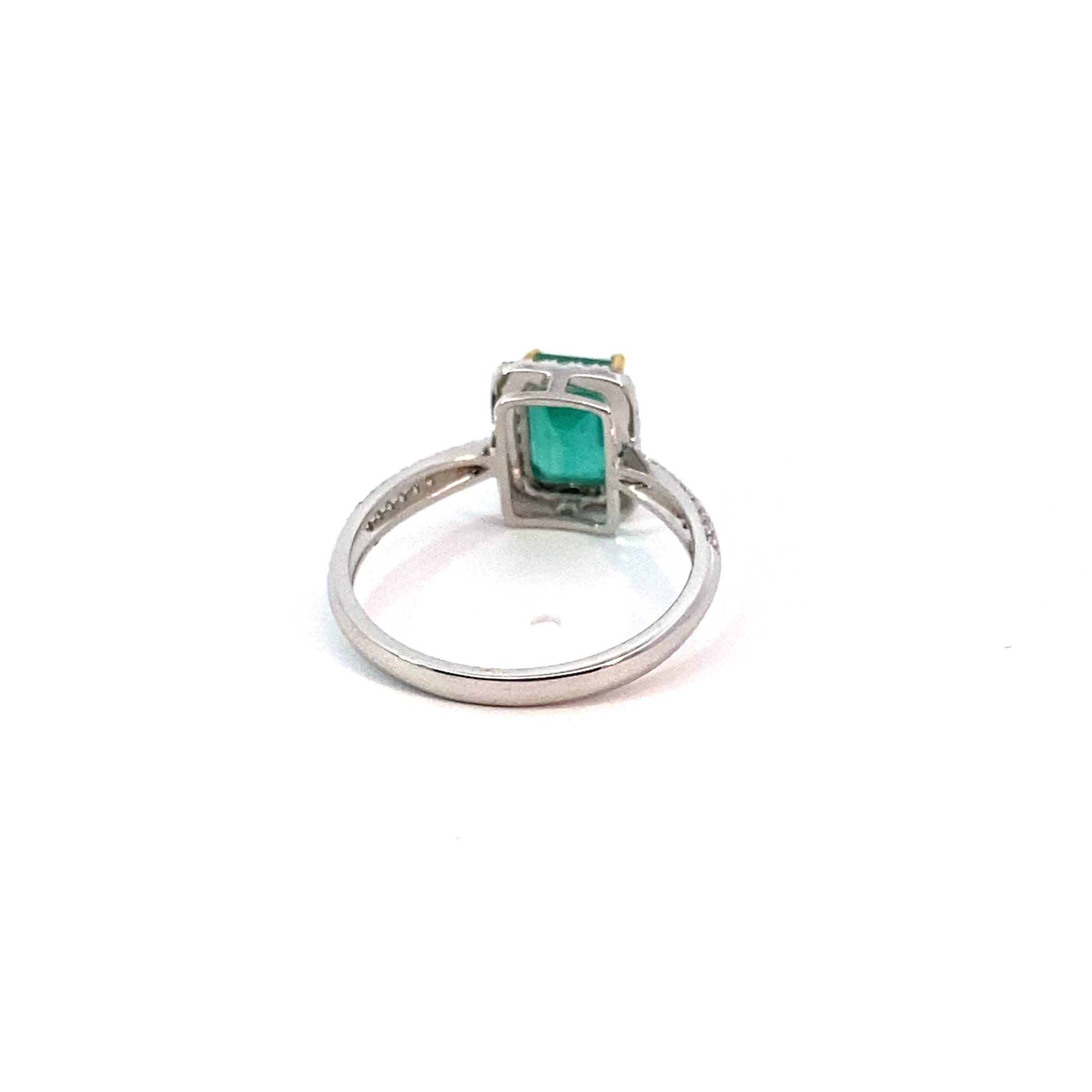 FirstMadam Custom 18K Gold Natural Emerald Paved Side Diamonds Women Girl Ring