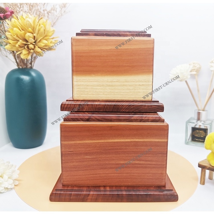 Handicraft Personalized Cedar Wood Urns Wholesale Wood Pet Urns Carved Wooden Pet Urns