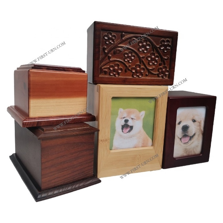 Handicraft Personalized Cedar Wood Urns Wholesale Wood Pet Urns Carved Wooden Pet Urns